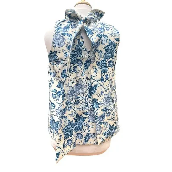 Tuckernuck Blue and White Floral Blouse - Picture 7 of 15